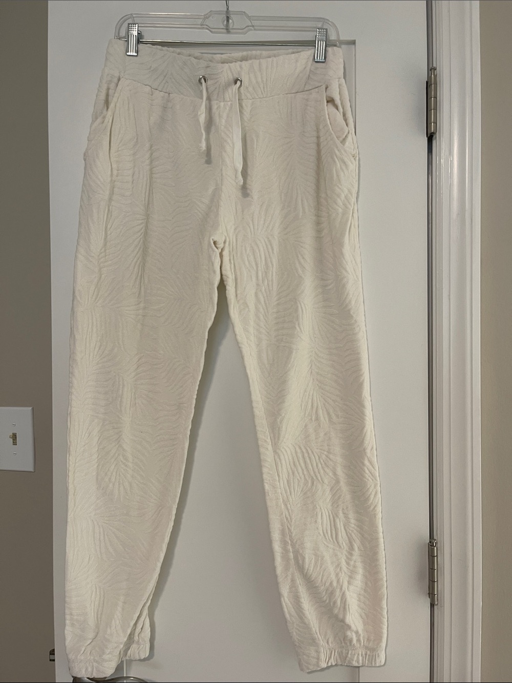 Women's Cream Textured Drawstring Joggers